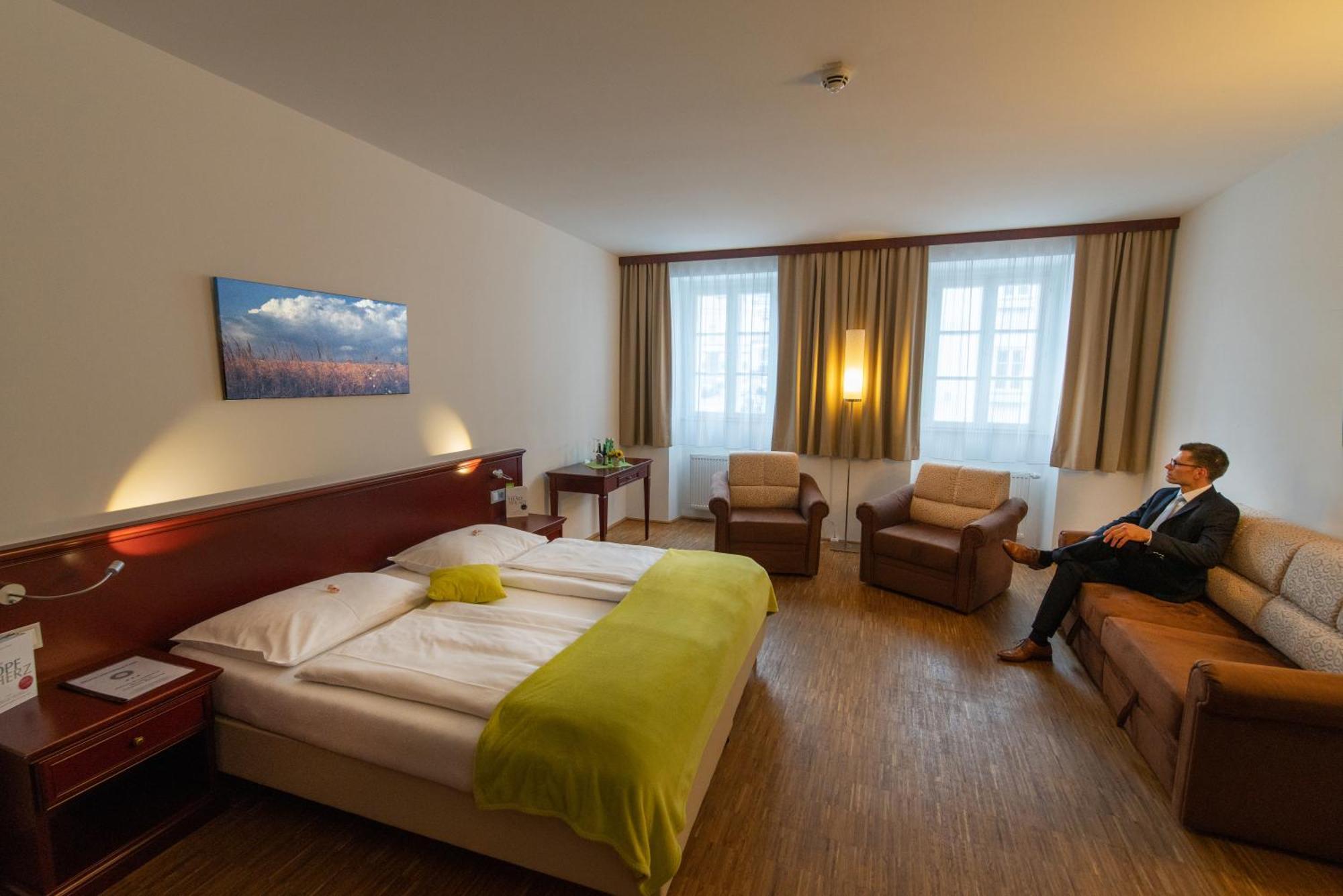 Stadthotel Waidhofen An Der Thaya Buitenkant foto